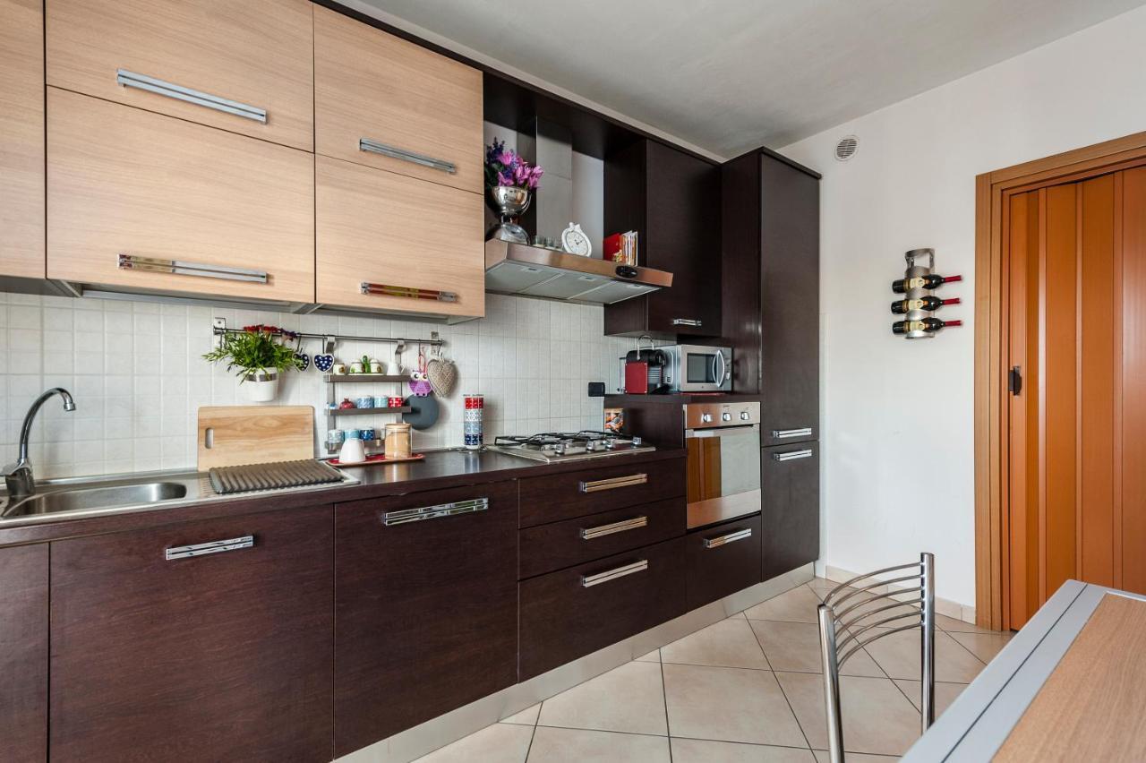 Hostly - Family Home Strada Dell'Olio - Brand New 2Br, 2 Bathrooms With Ac Cascina Luaran gambar